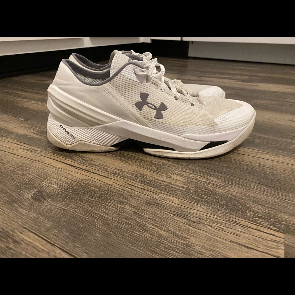 Curry Bastetball shoes